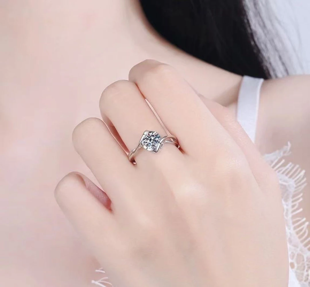 0.5CT 光扭女戒轻奢