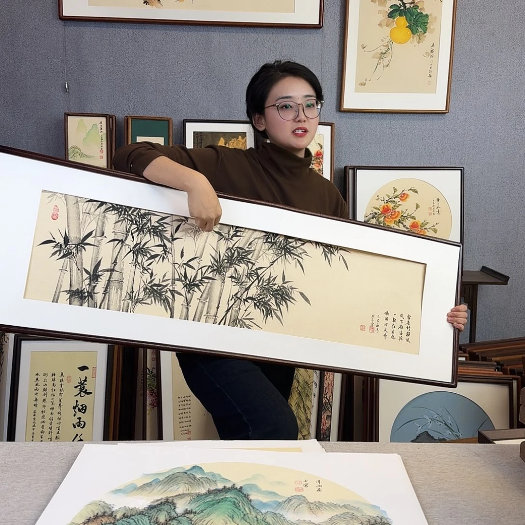 国画手绘带框尺寸： 40*123