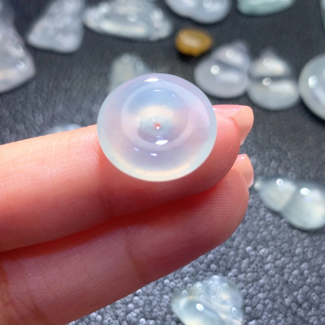 翡翠未镶嵌颈饰缅甸