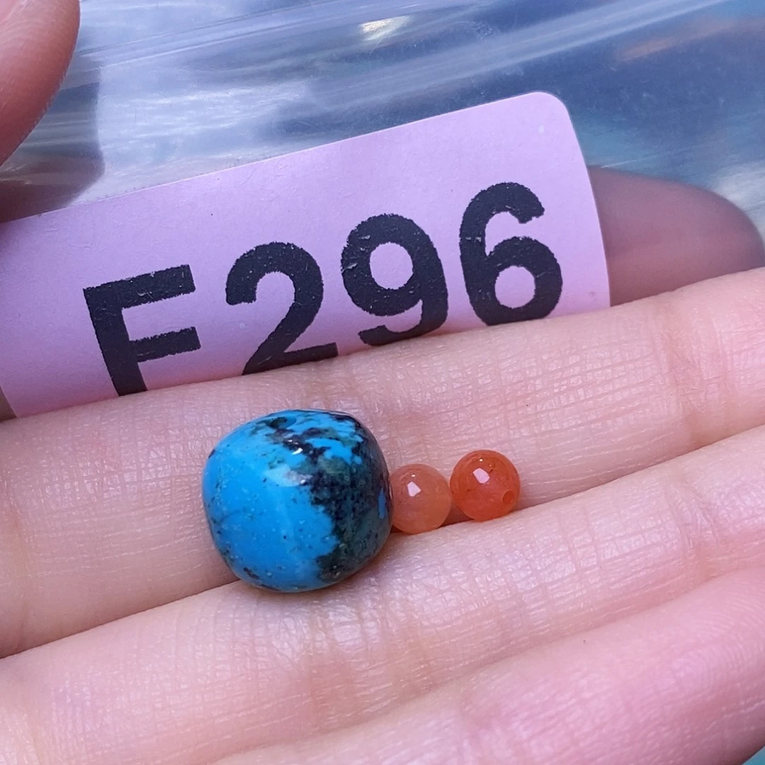 刘***霄未镶嵌南红玛瑙珠宝奇石