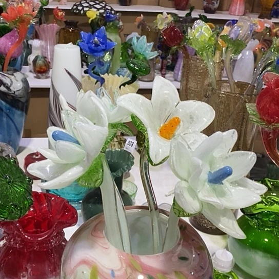 琉璃花瓶高45厘米宽9厘米