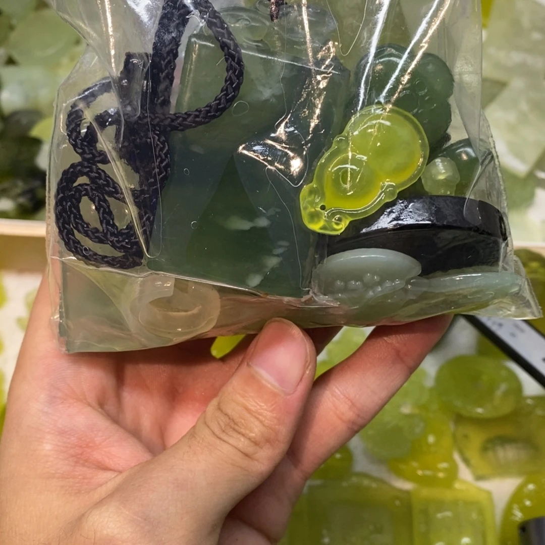夜***澜岫玉未镶嵌吊坠(不含链)