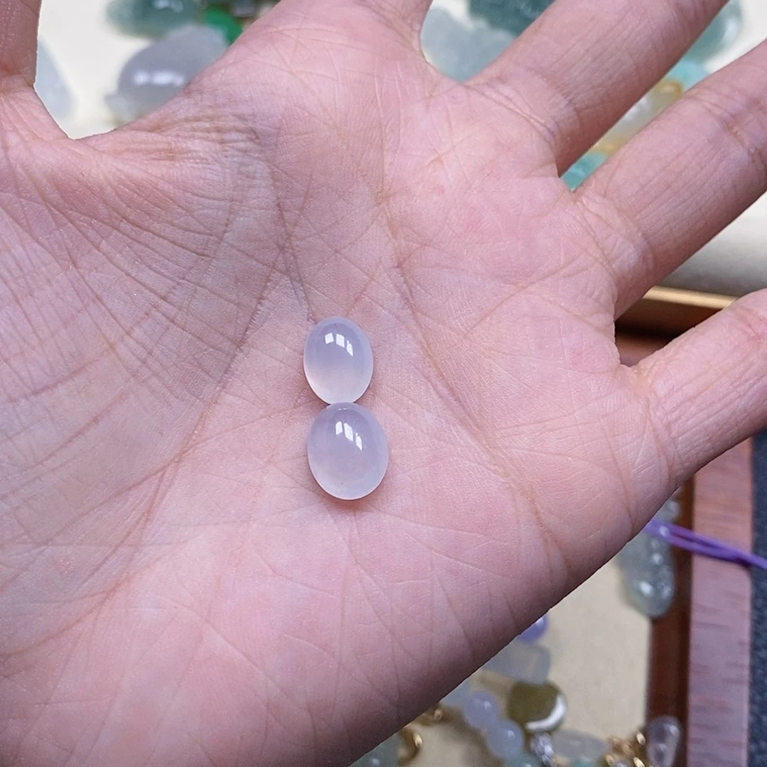 翡翠未镶嵌颈饰微***微闪