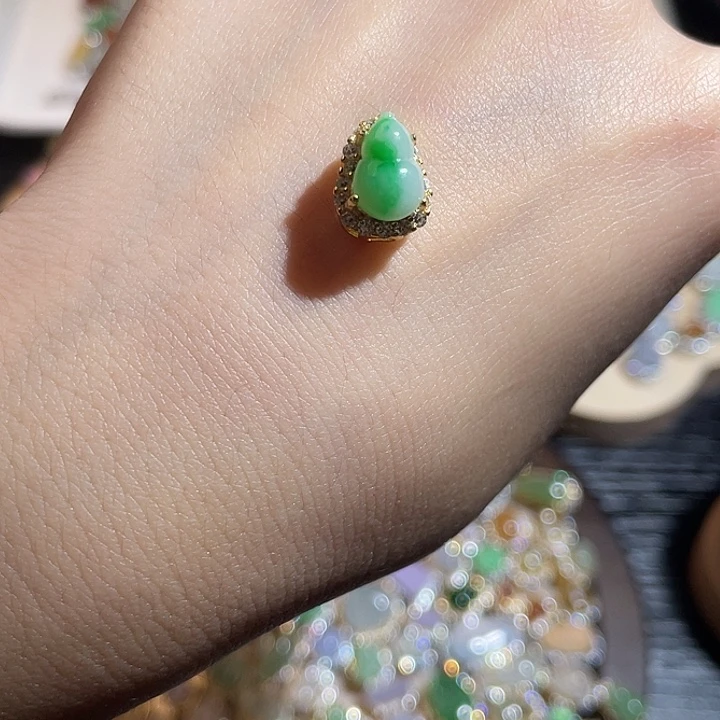 翡翠未镶嵌颈饰翡翠