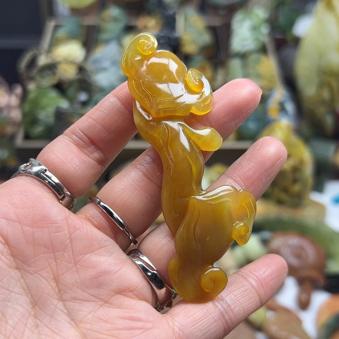 岫玉未镶嵌颈饰梅**莎花玉王如意