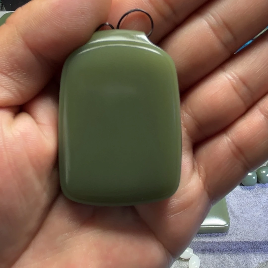 和田玉未镶嵌手链沙枣青豆青351无事牌