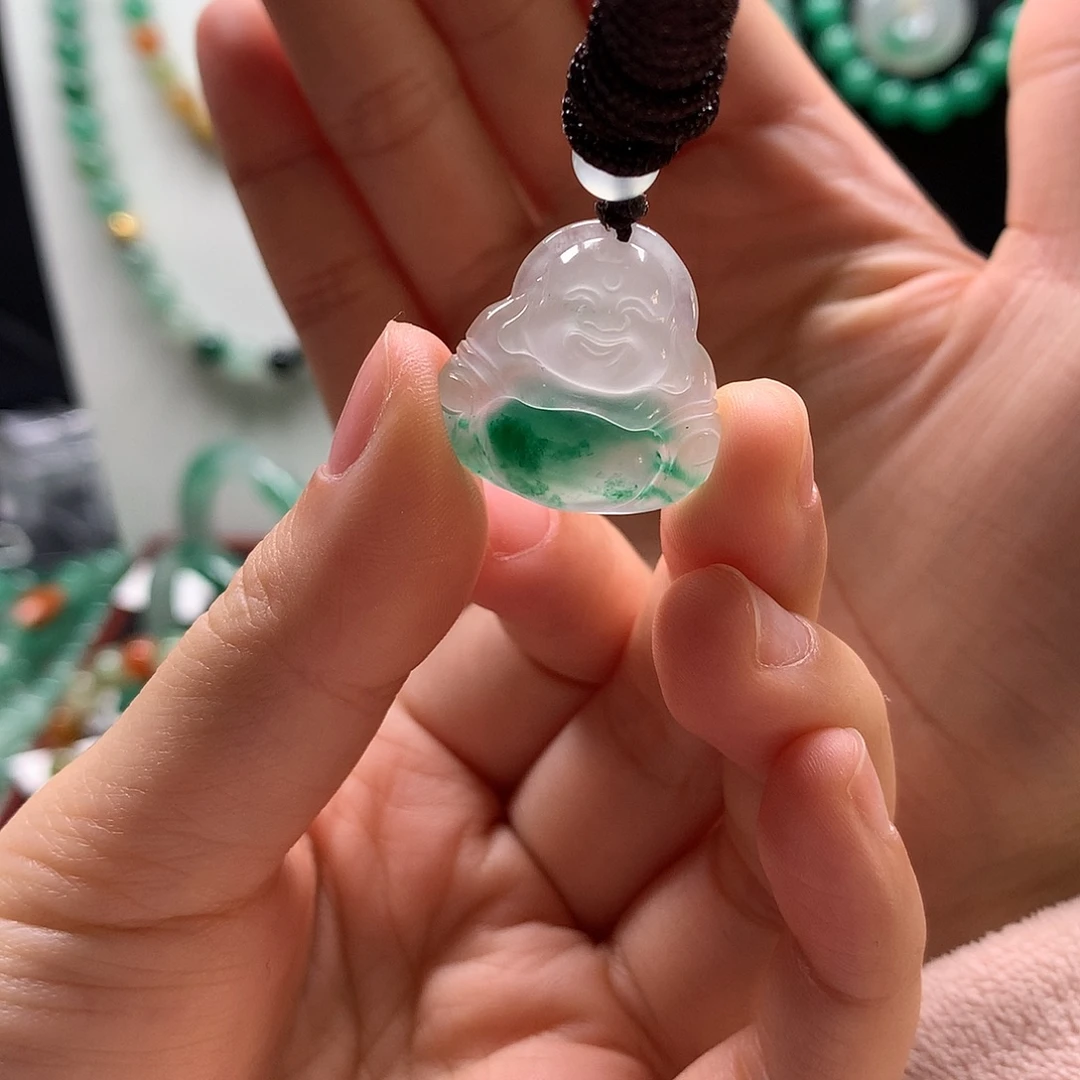 碧***溪石英质玉未镶嵌吊坠