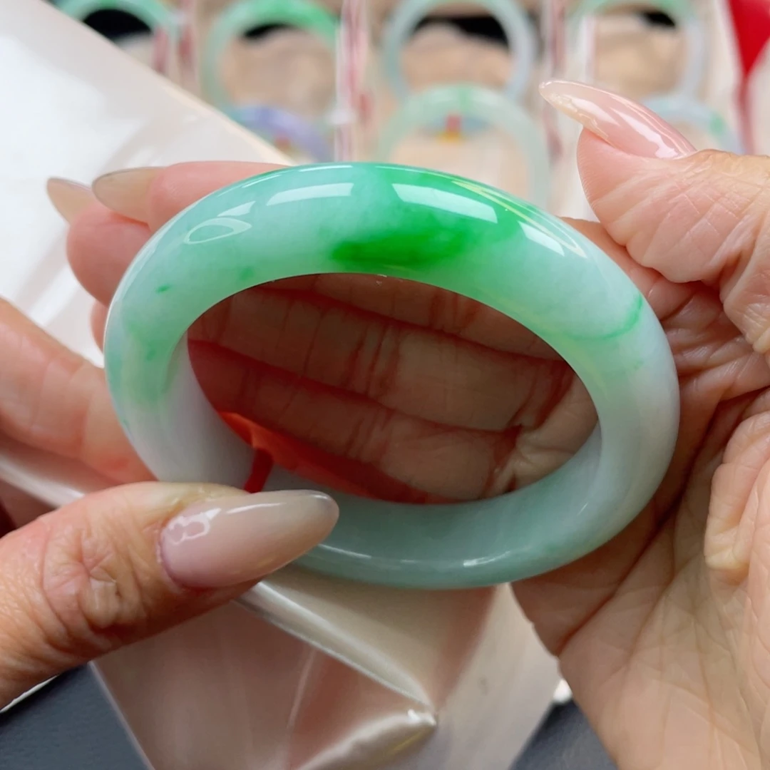 未镶嵌手镯翡翠色标级别 完整 肉质细腻53.6圈