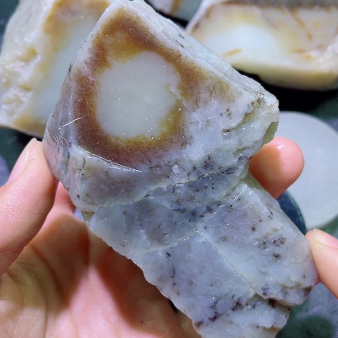 和田玉未镶嵌珠宝半成品