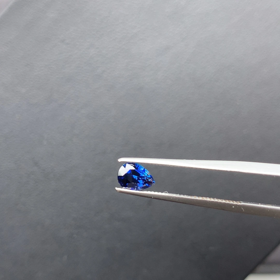 蓝宝石裸石77分水滴