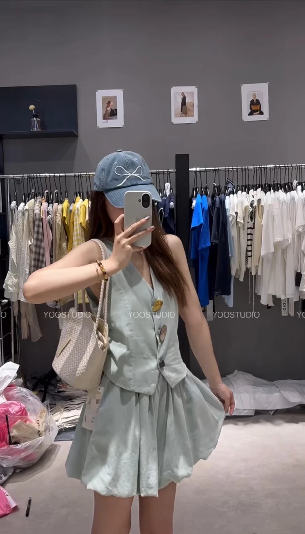 Coriander香菜 2025夏新款V领纽扣马甲花苞短裤两件套687363