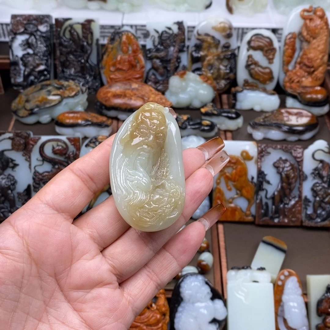 颈饰未镶嵌和田玉