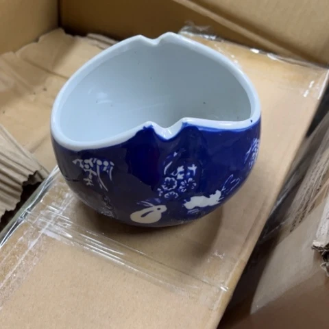 瓶瑕疵瓷片处理不退不换。。。。。。。。。。。