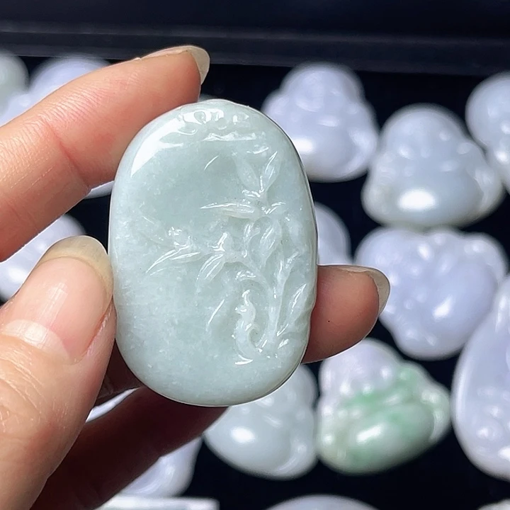 翡翠未镶嵌颈饰19.9