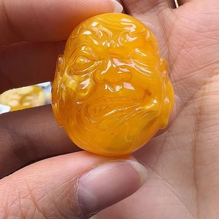 蜜蜡未镶嵌珠宝奇石