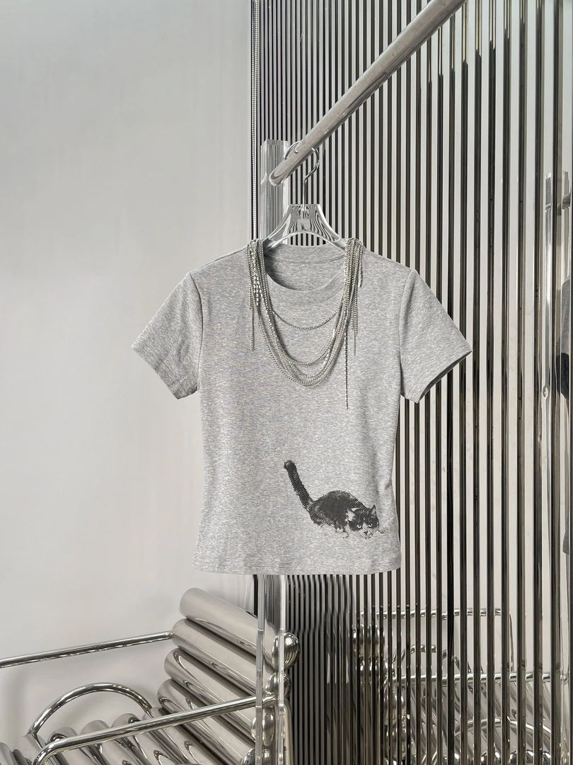 虞书欣同款 猫咪印花金属链条装饰短袖上衣