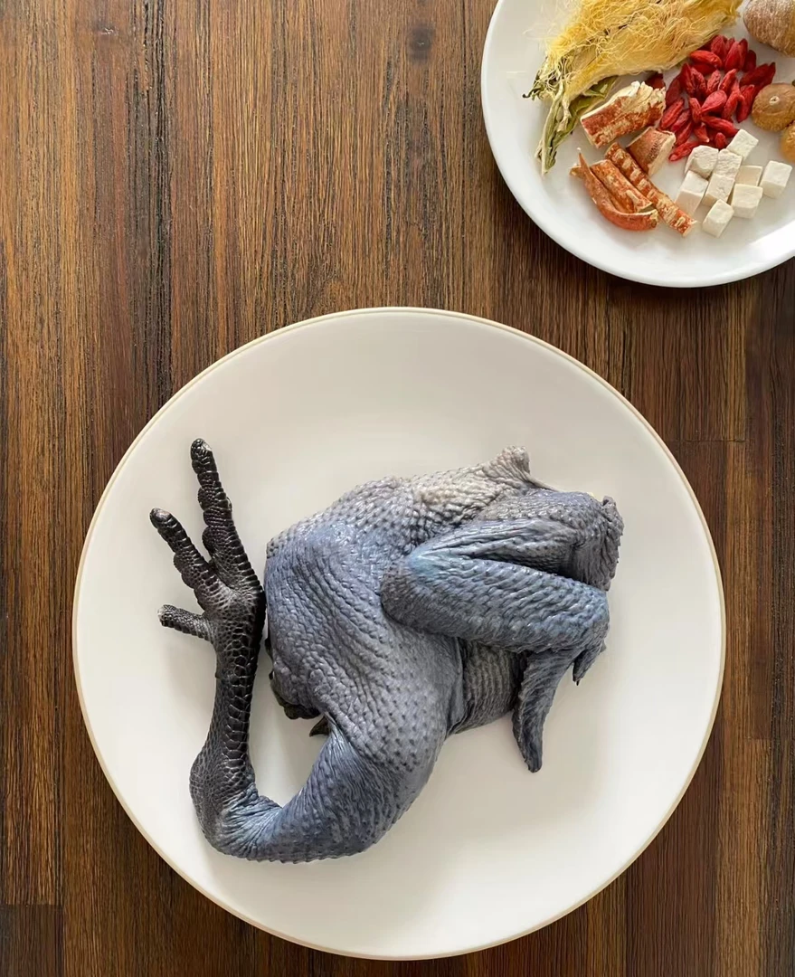 大英林下散养喂五谷杂粮黑鸡鸡新鲜肉质鲜嫩（包邮）