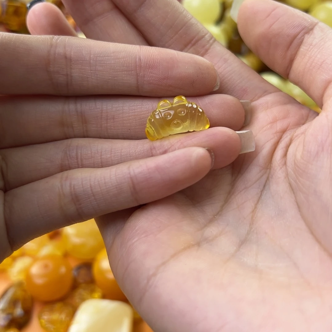 琥珀珠宝奇石未镶嵌