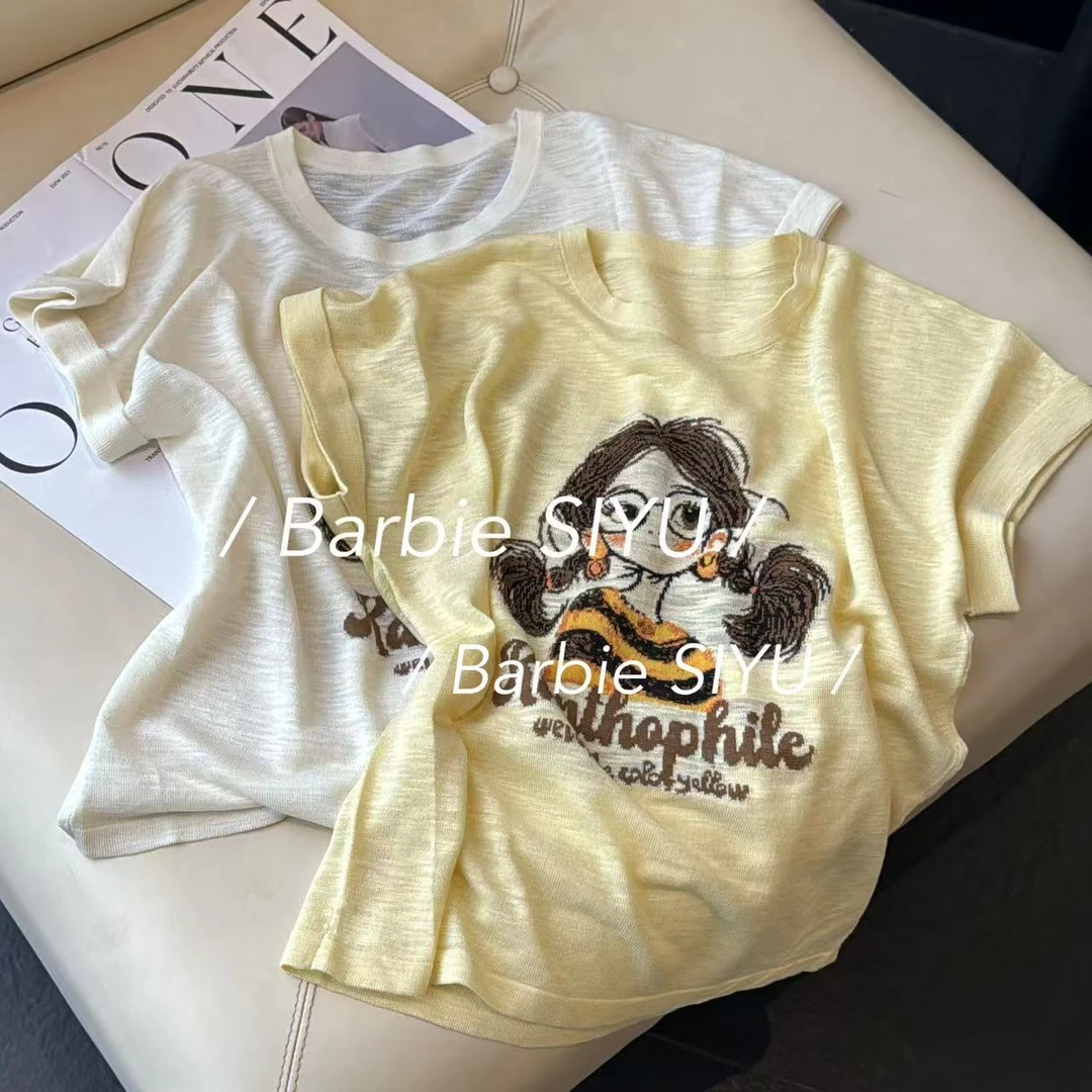 Barbie Jingni【漫画女孩】夏季简约眼镜卷发女孩圆领针织短袖85761