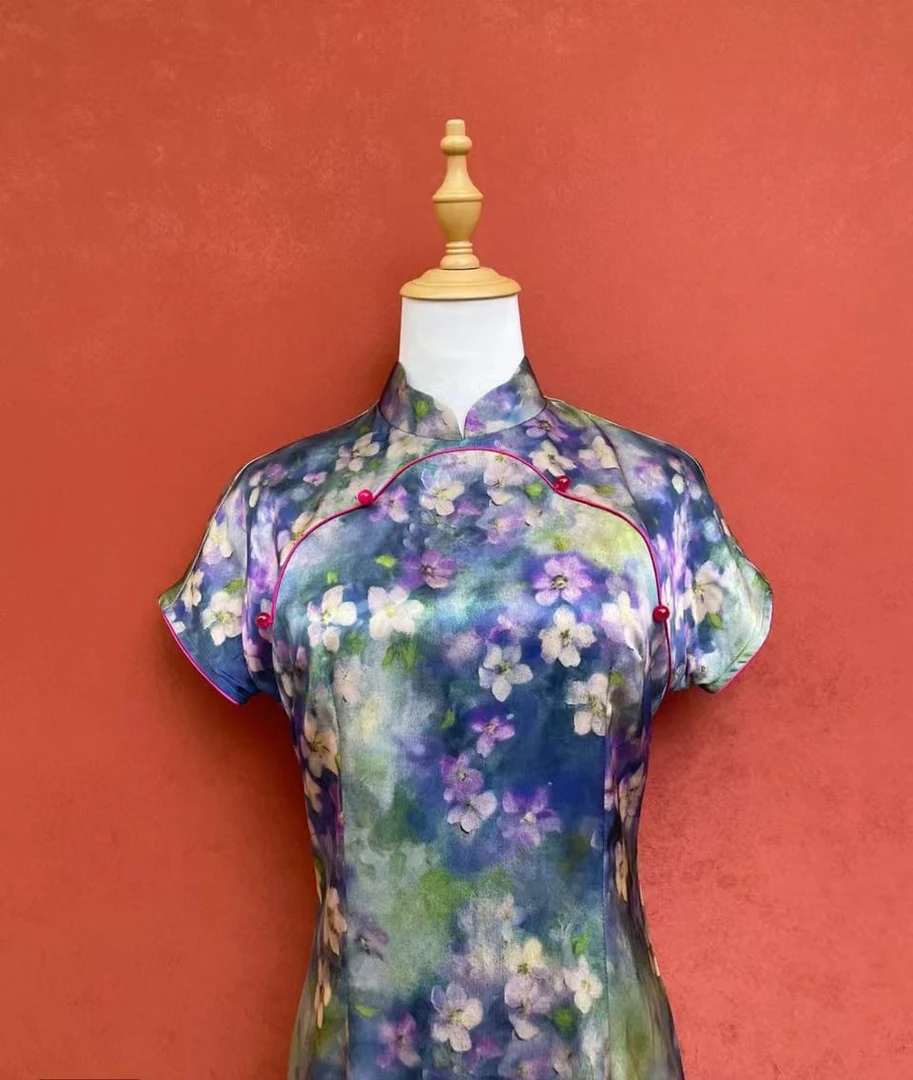 8637-高端改良国风绫罗缎长款旗袍2025新款日常新中式连衣裙显年