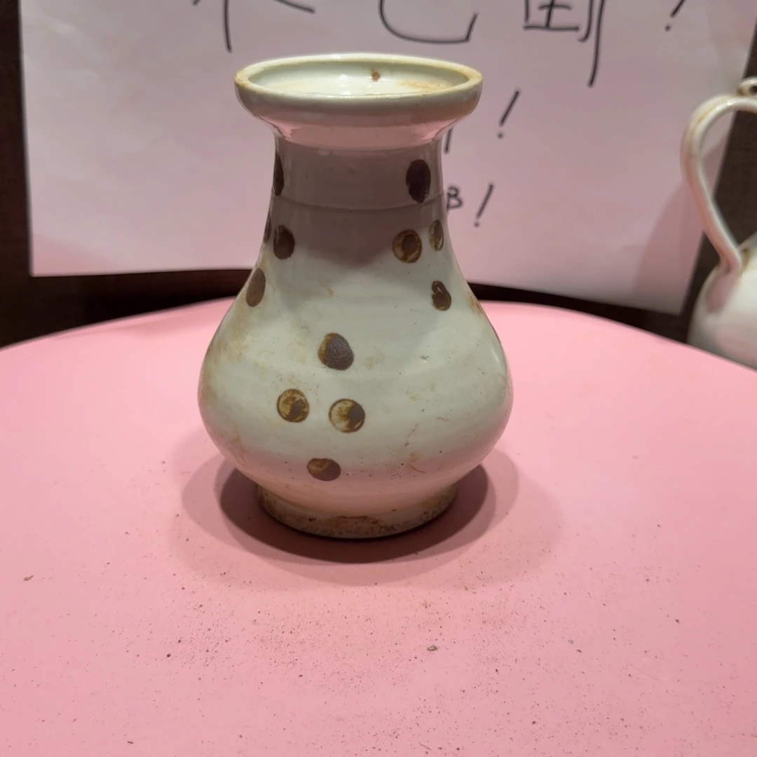 陶其他漂亮的小瓷瓶子