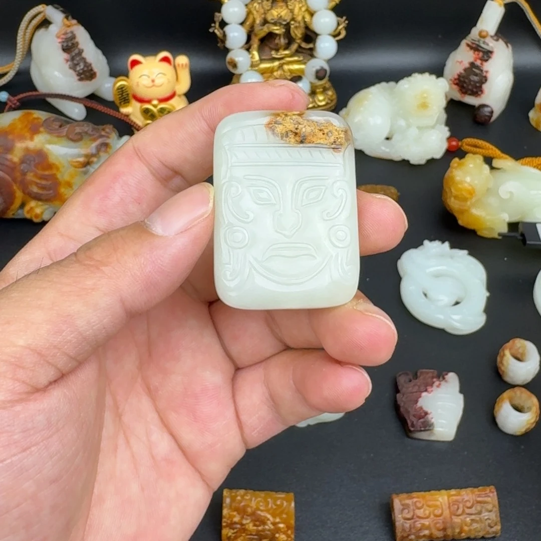 和田玉（糖玉）未镶嵌颈饰景