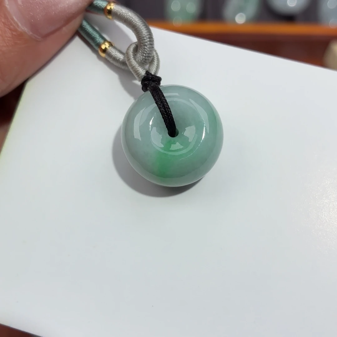 翡翠未镶嵌颈饰面包扣吊坠