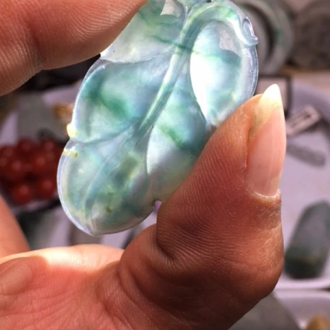 翡翠散珠天然翡翠玻璃种叶子