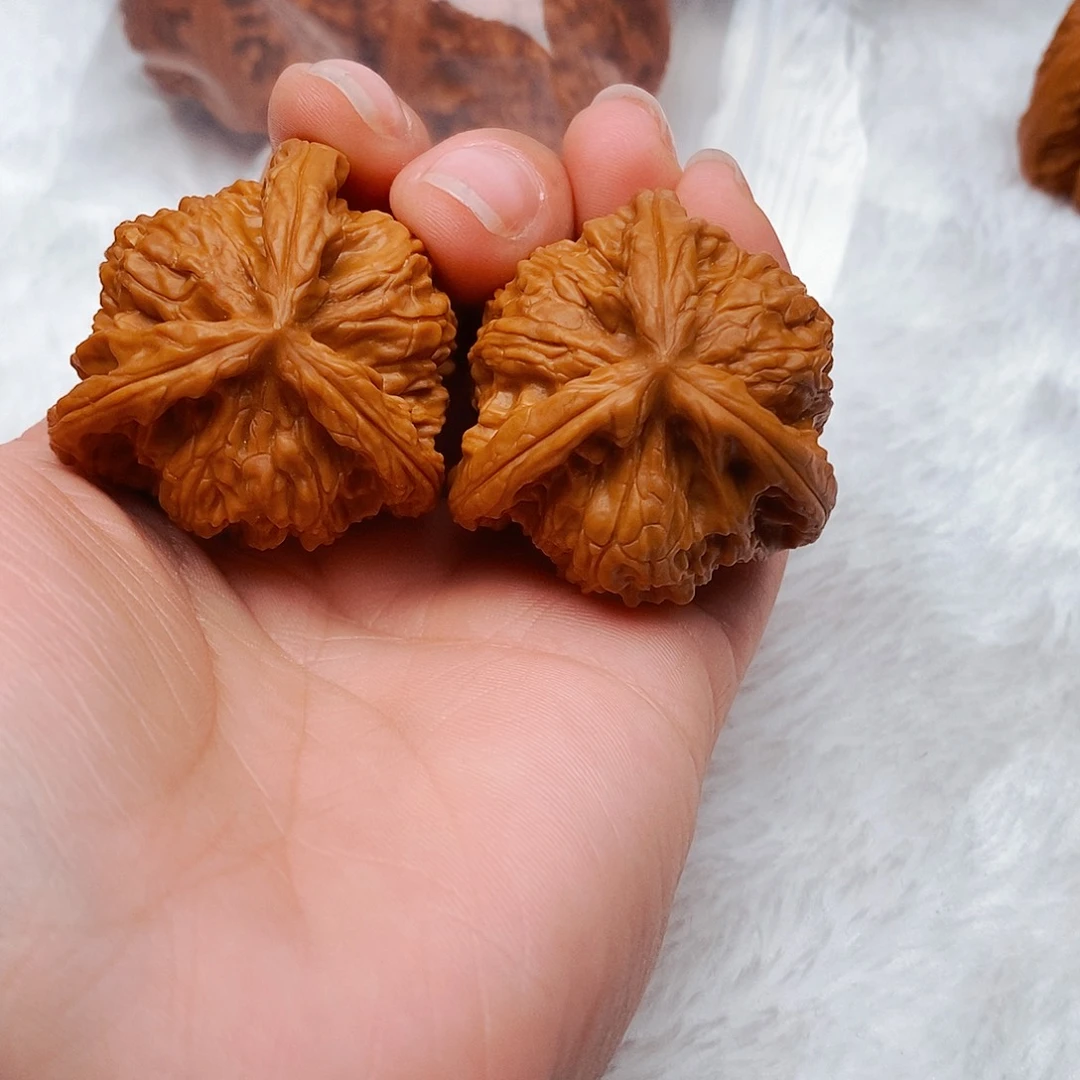 珂***珂文玩核桃吊坠三棱