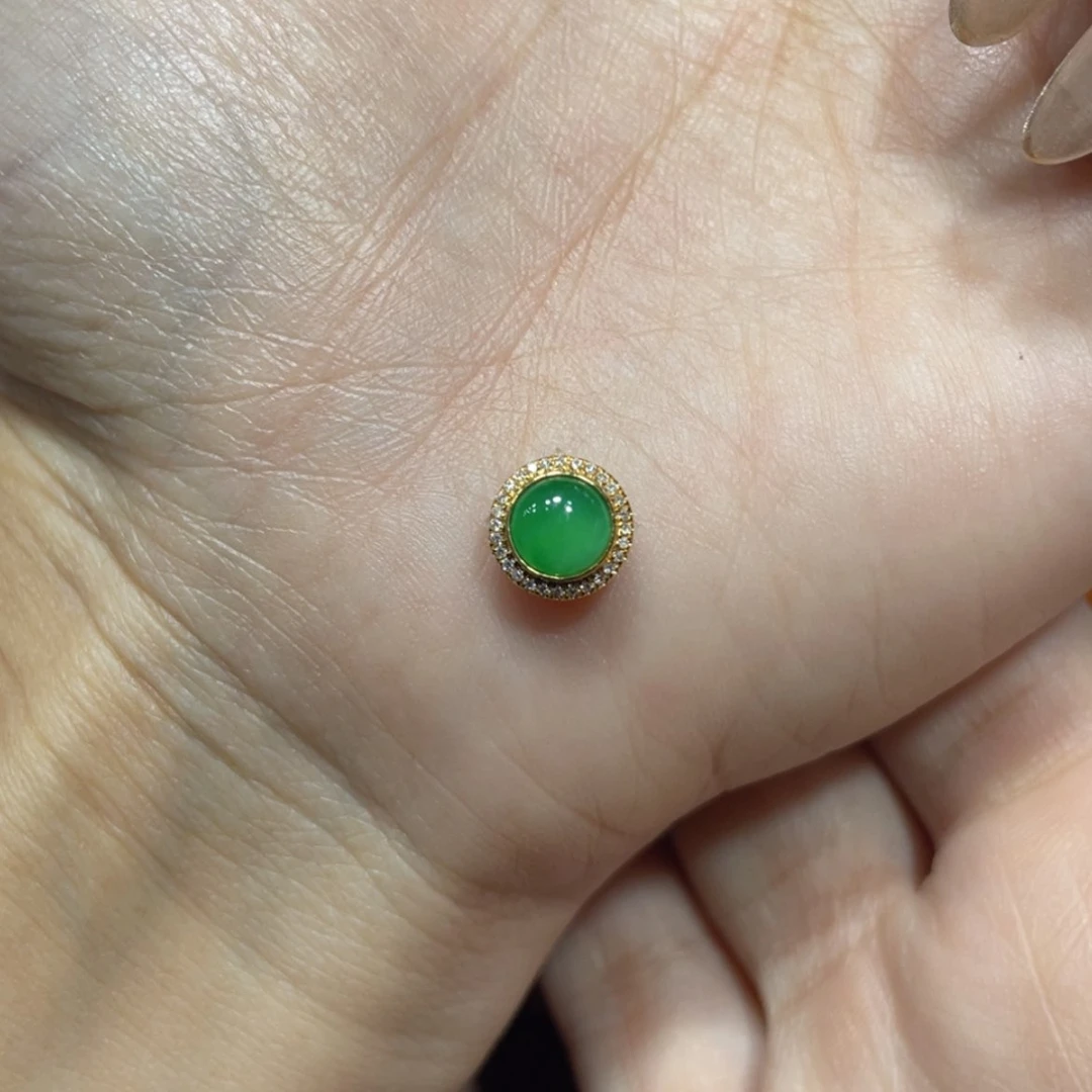 【闪购商品】颈饰18K金镶嵌翡翠