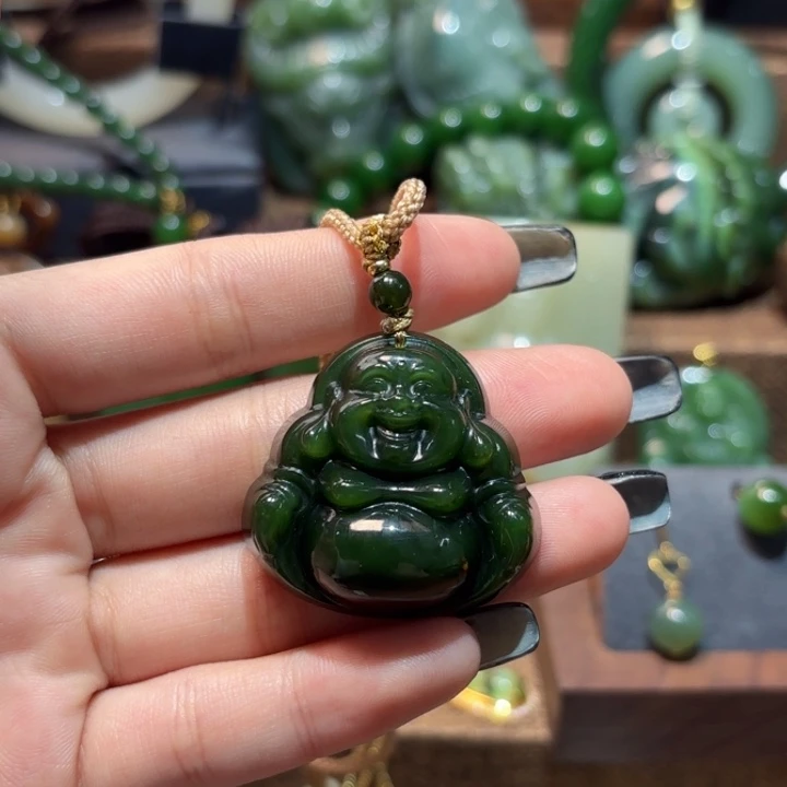 颈饰未镶嵌和田玉（碧玉）