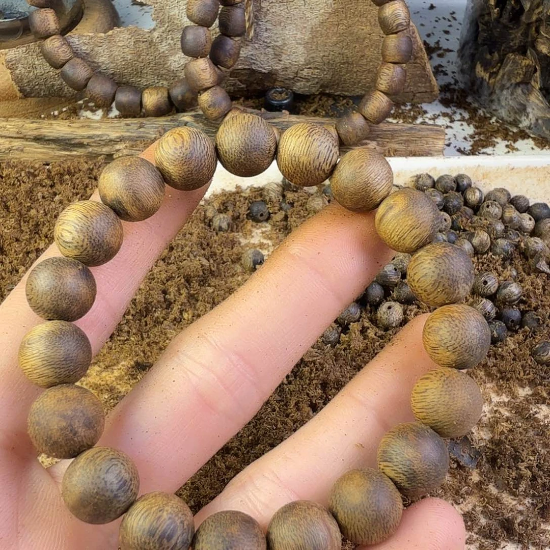 k***u沉香奇楠沉香碎屑1.1圆珠单圈10克➕