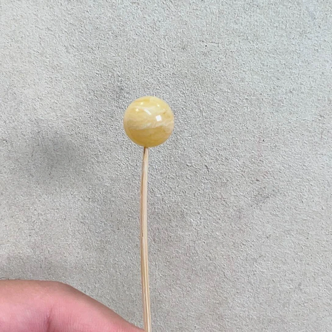 裸石琥珀未镶嵌元****儿