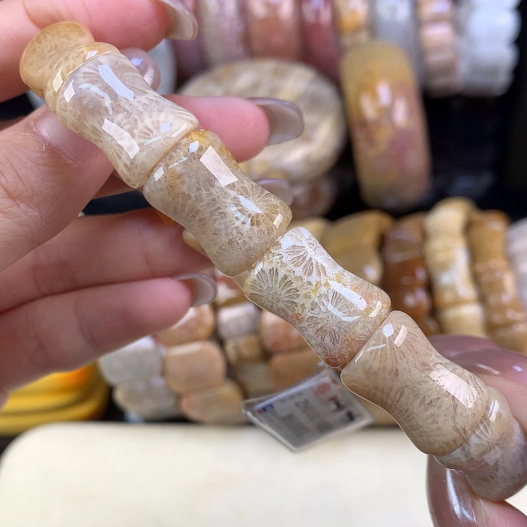 【闪购商品】颈饰未镶嵌硅化珊瑚（珊瑚玉）福利手牌10号