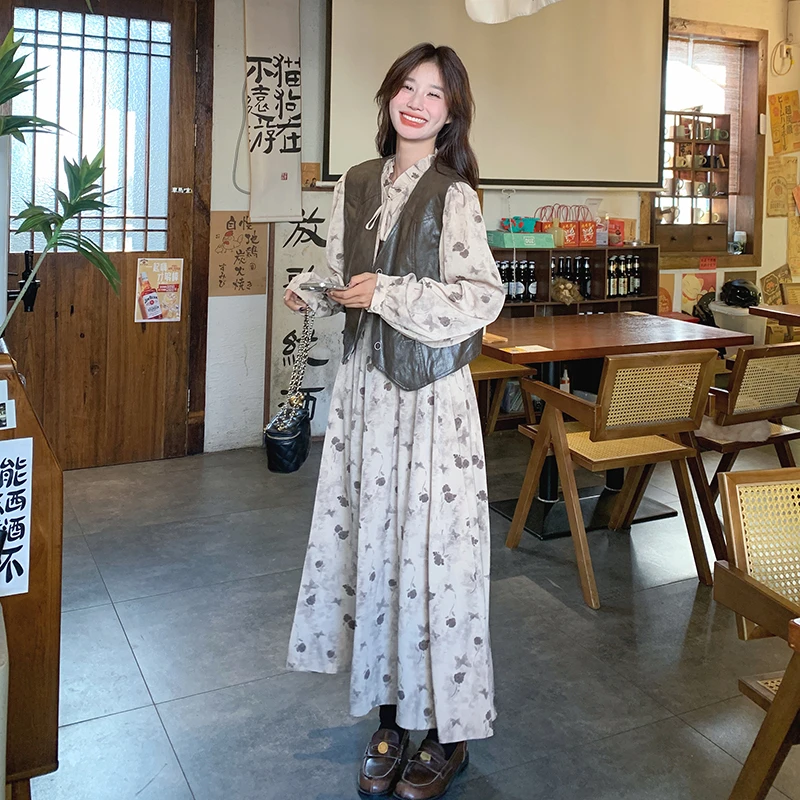 早秋流行穿搭长袖碎花连衣裙女气质套装裙2025秋季新款长裙两件套