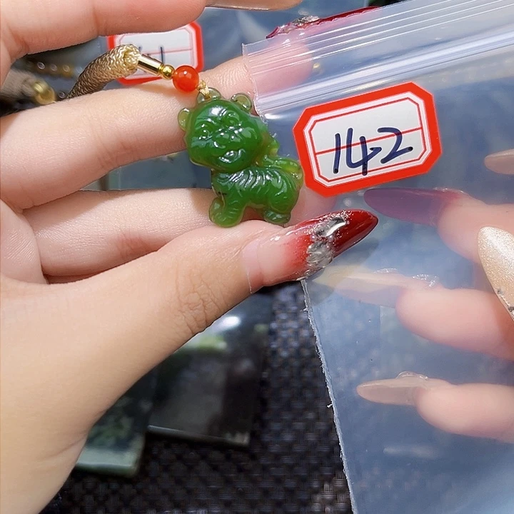 和田玉和田玉边角料随机发未镶嵌