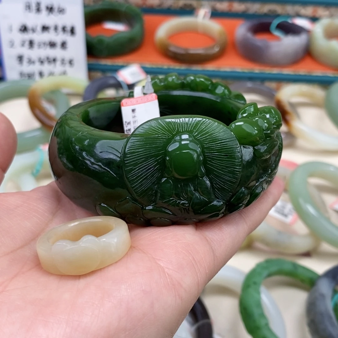 熙***晞和田玉未镶嵌手镯58.3