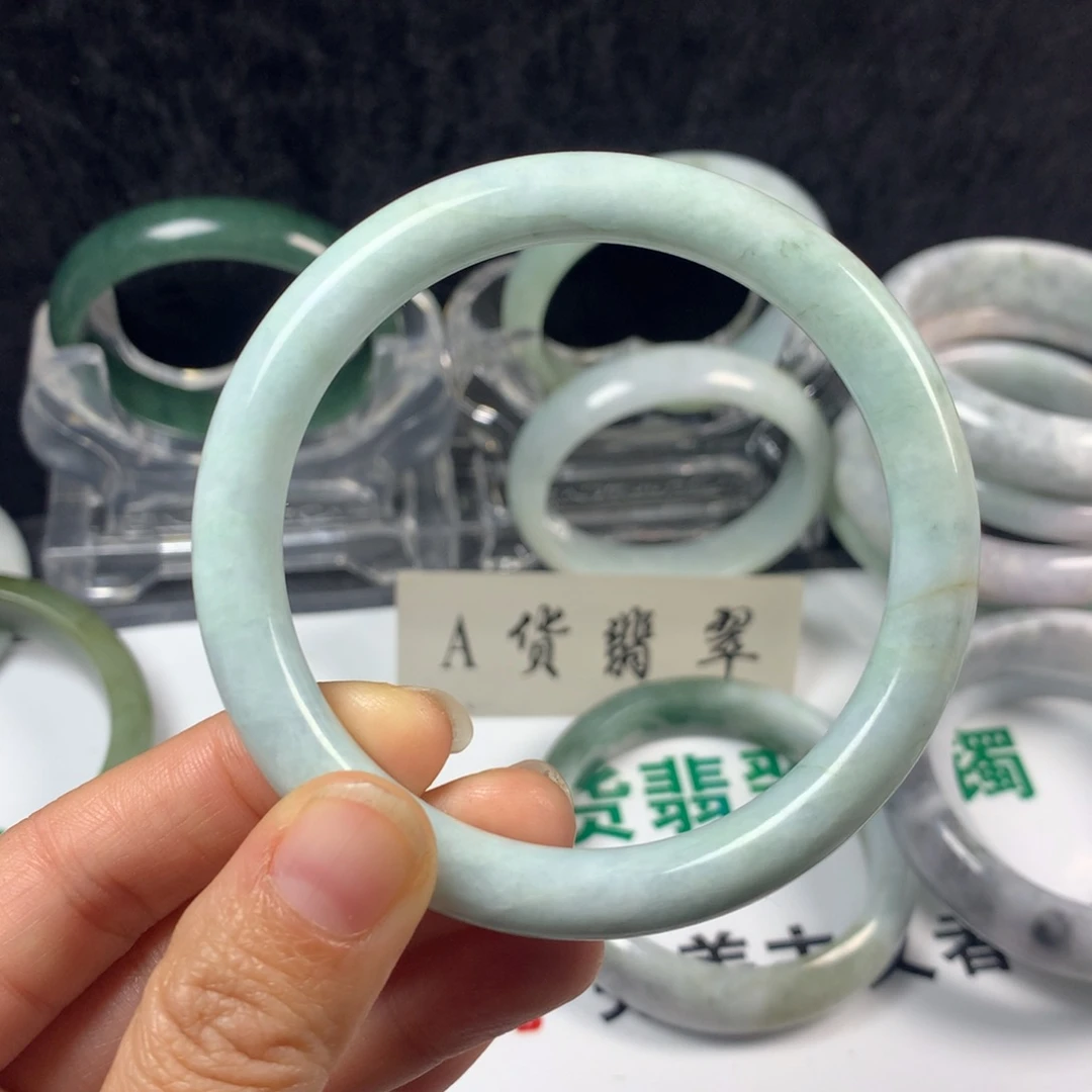 翡翠未镶嵌手镯5号   59.6圈