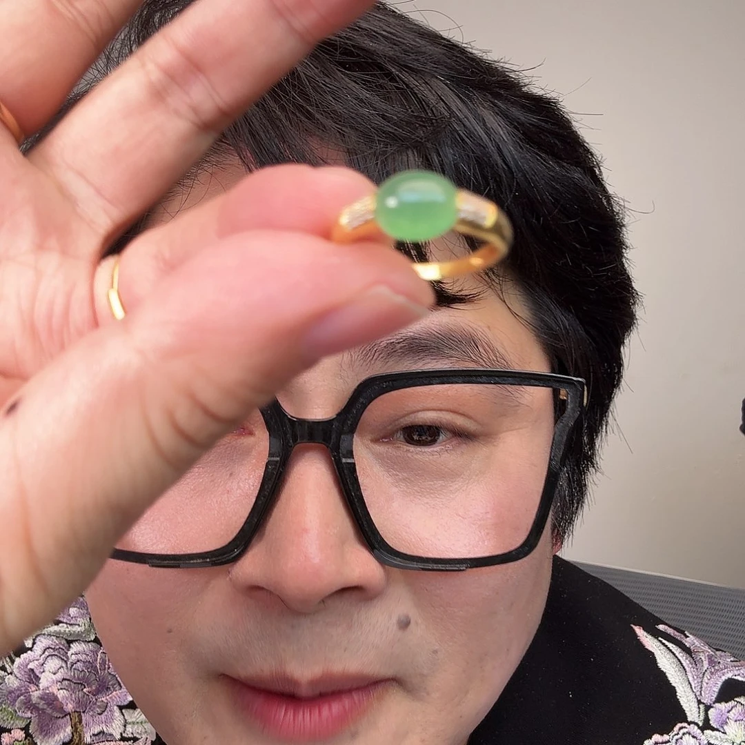 翡翠18K金镶嵌颈饰一件