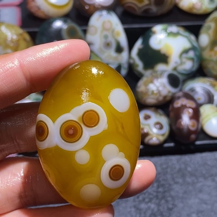 玛瑙/玉髓未镶嵌珠宝奇石100