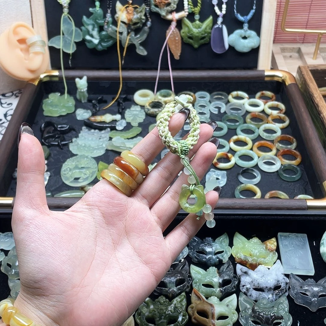 蛇纹石玉未镶嵌颈饰福利