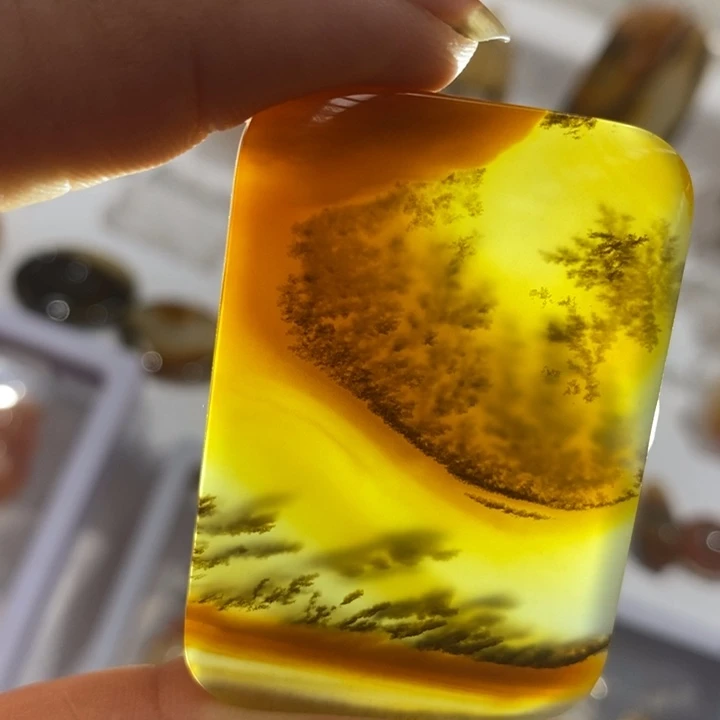石英质玉（黄龙玉）未镶嵌吊坠