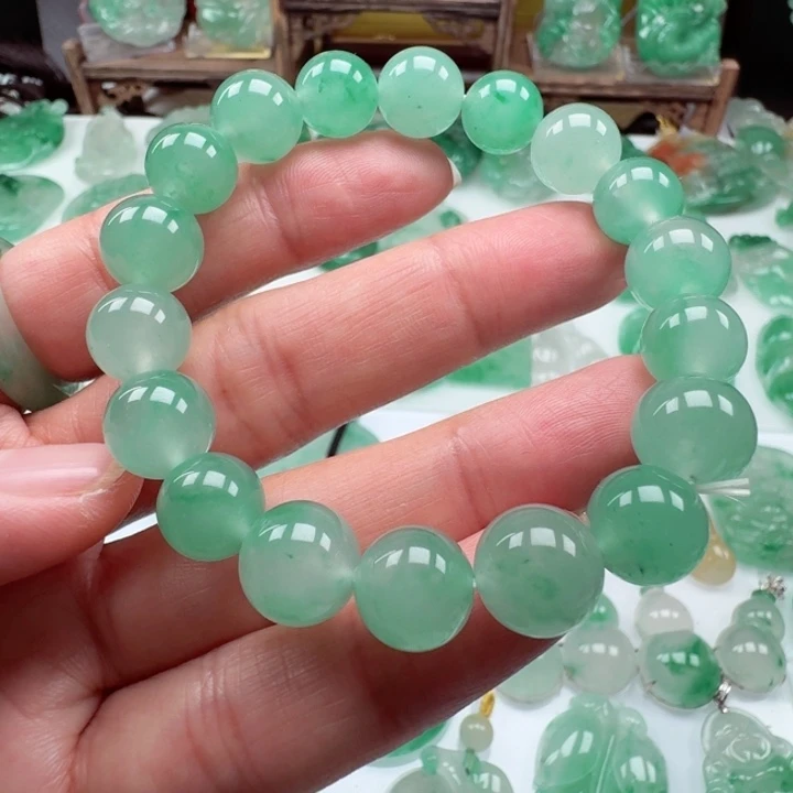 颈饰未镶嵌石英质玉