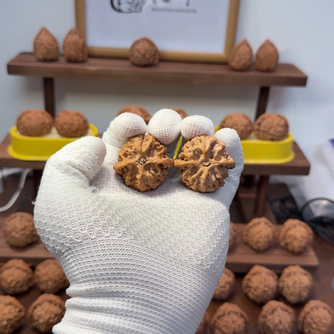 文玩核桃吊坠38.5尺苹果圆十字底全品