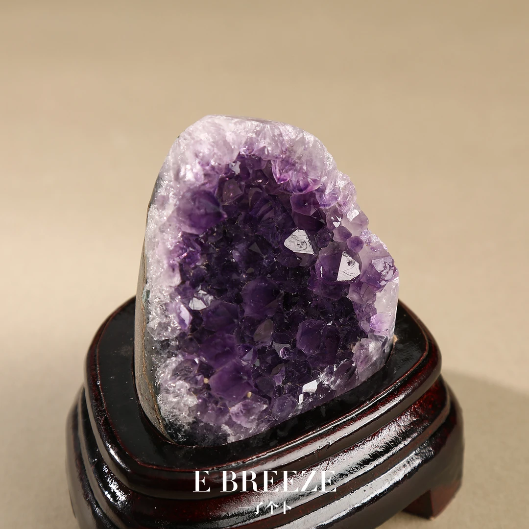 一了个卜水晶洞摆件（多样性发货）