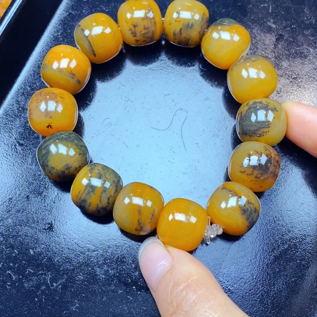 未镶嵌石英质玉（黄龙玉）颈饰