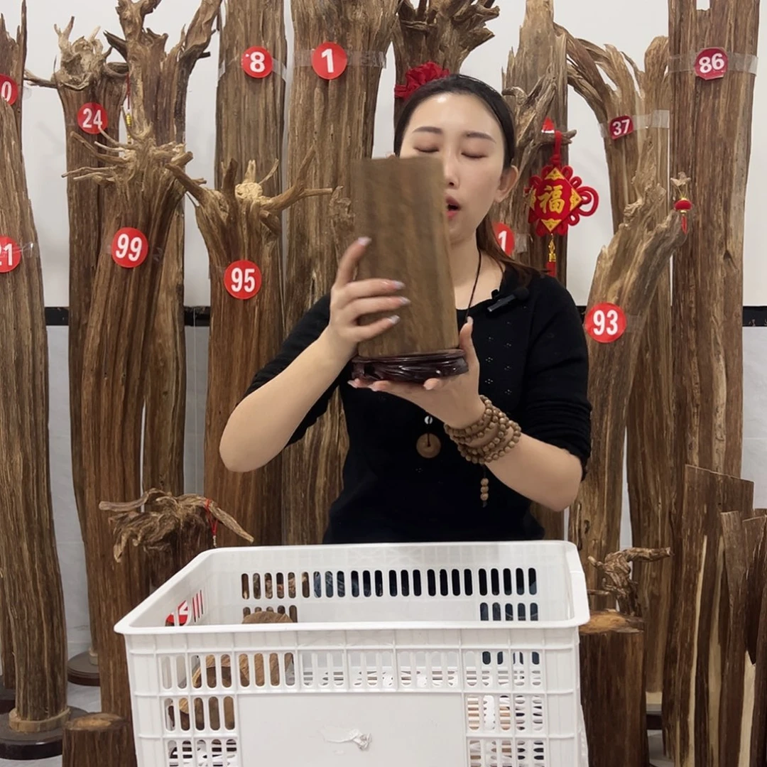 沉香碎屑沉香原材料