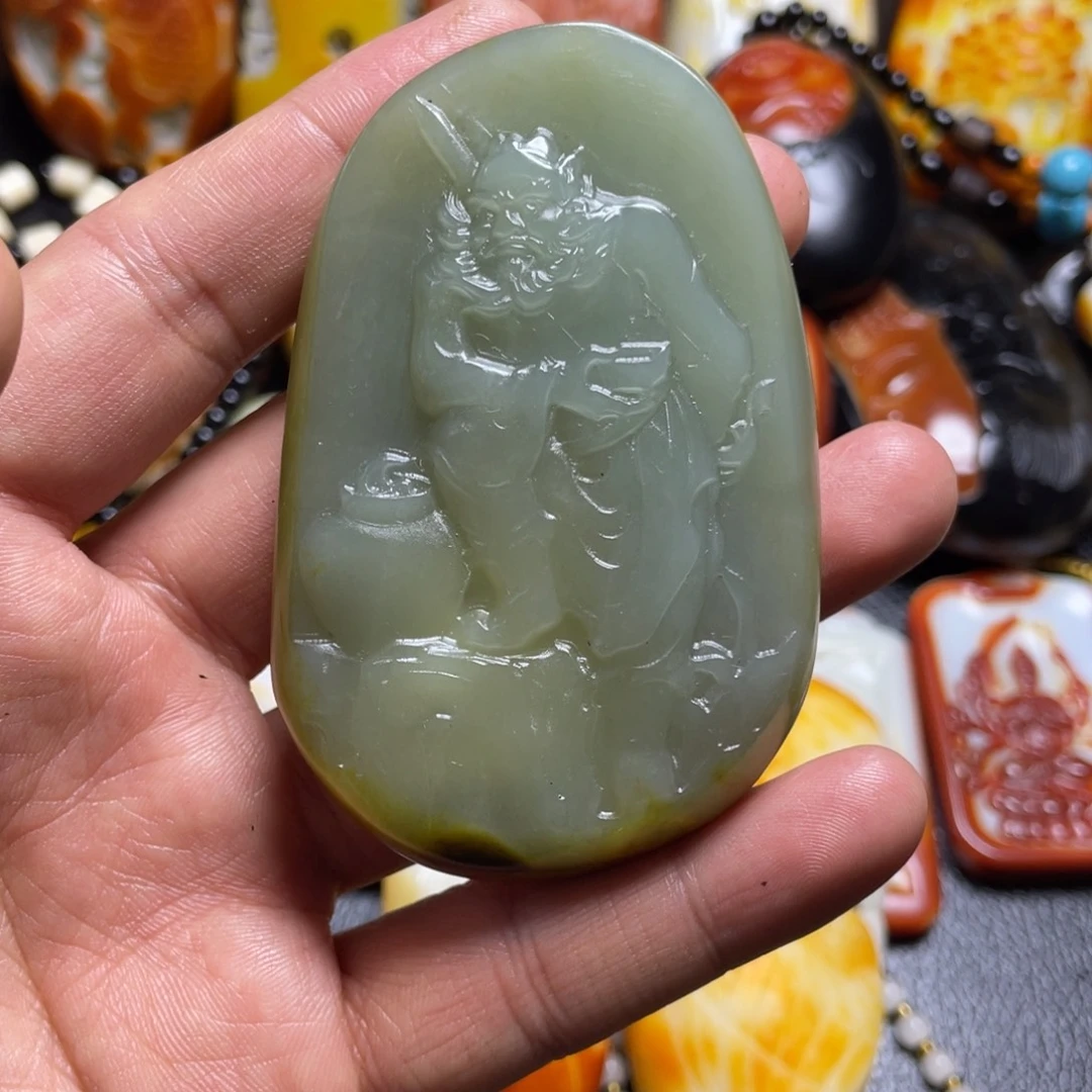 步***高和田玉未镶嵌颈饰