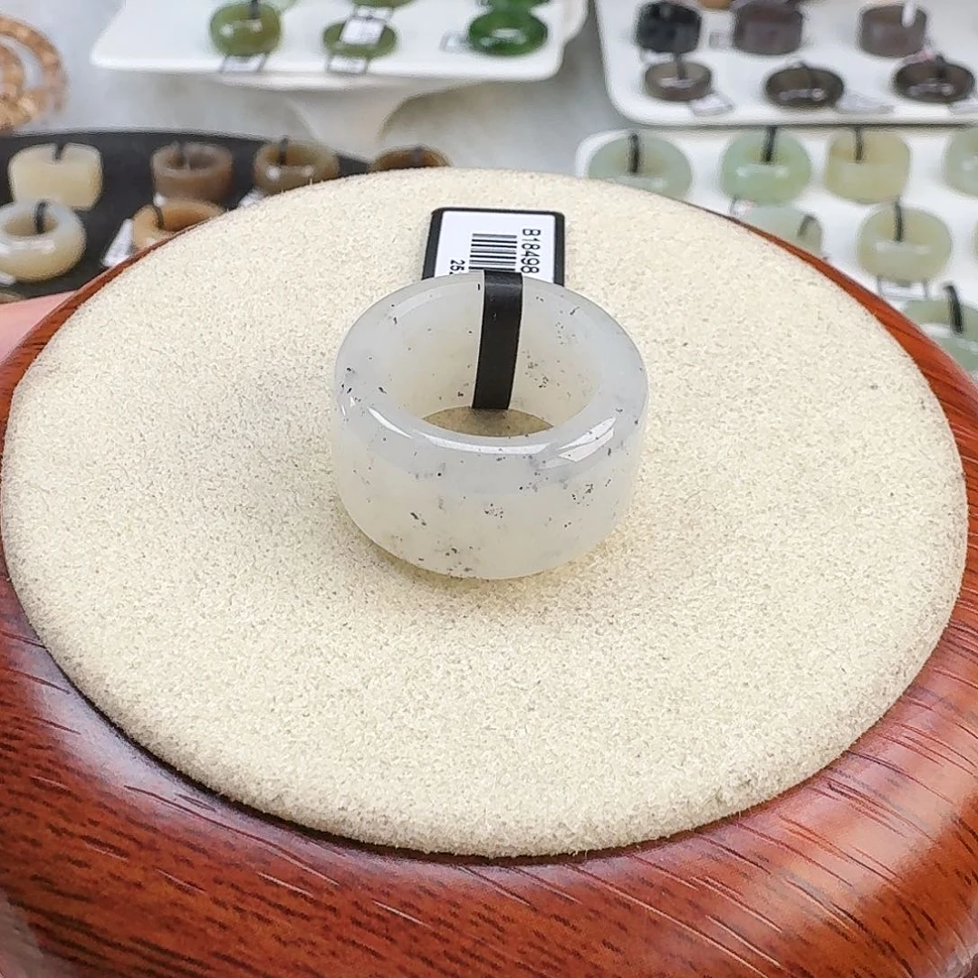 和田玉未镶嵌戒指X19白底黑芝麻圆切直径16.0