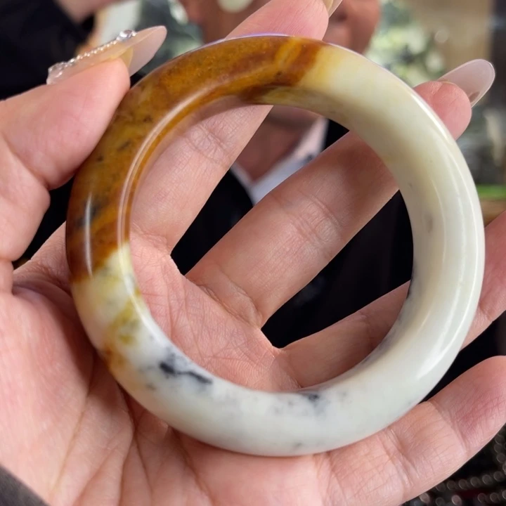 蛇纹石玉未镶嵌手镯口径57